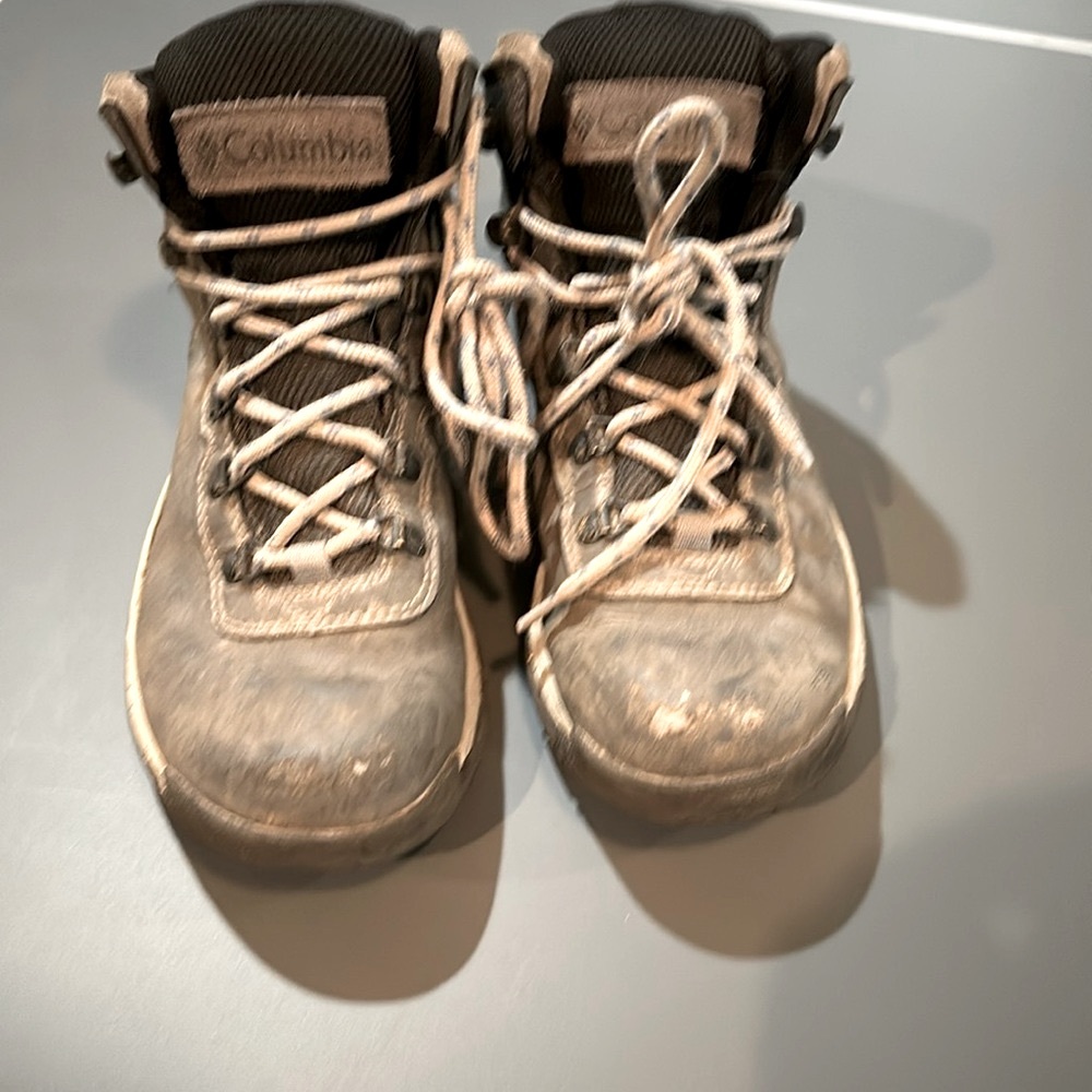 Columbia Women's Newton Ridge Lightweight Waterproof Shoe Hiking Boots